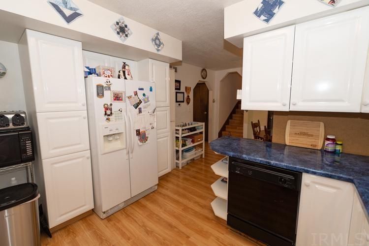 52552 Grape Road Granger, IN 46530 - Photo 16 of 36 Gallery Image 16