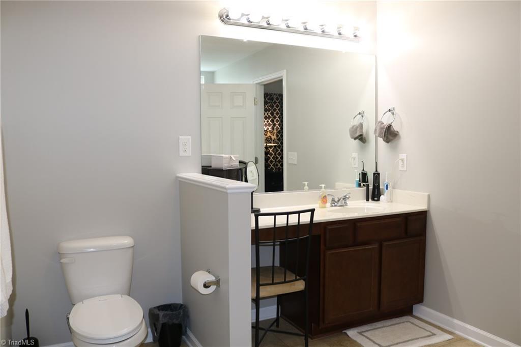4547 Silo Ridge Clemmons, NC 27012 - Photo 16 of 37 Bathroom in primary bedroom