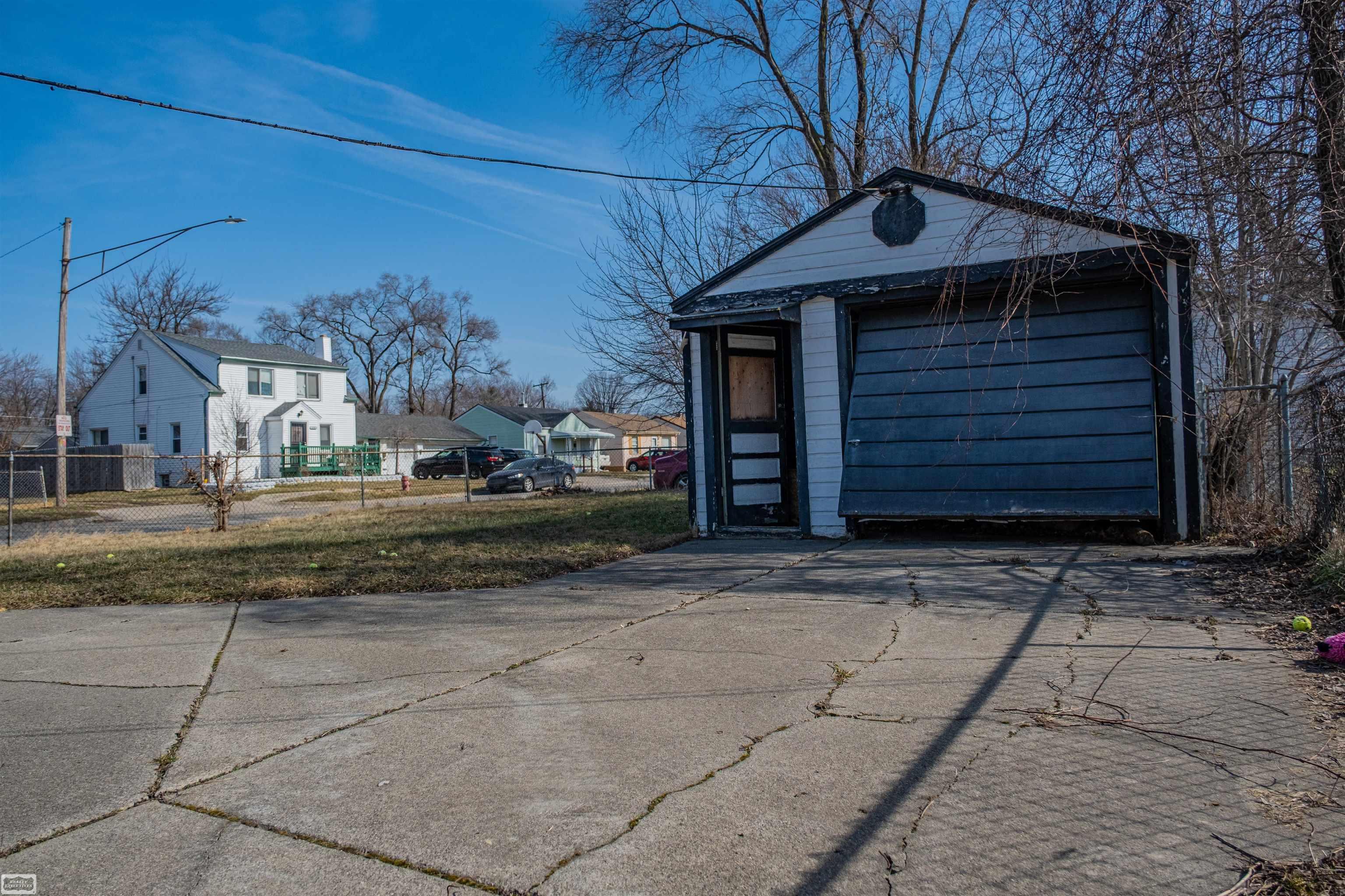 21360 Waltham Road Warren, MI 48089 - Photo 5 of 23