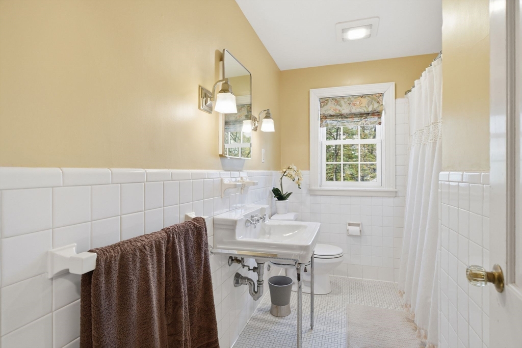 324 Farmington Road Longmeadow, MA 01106 - Photo 28 of 42 Gallery Image 28