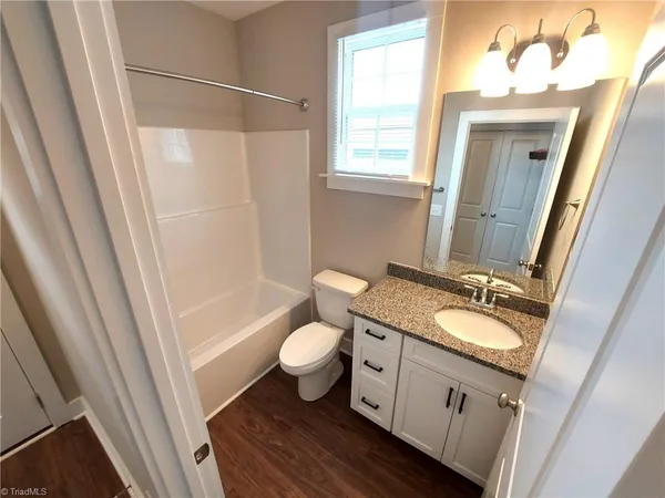 $1,595 | 38 East 4th Street, Lexington, NC 27292