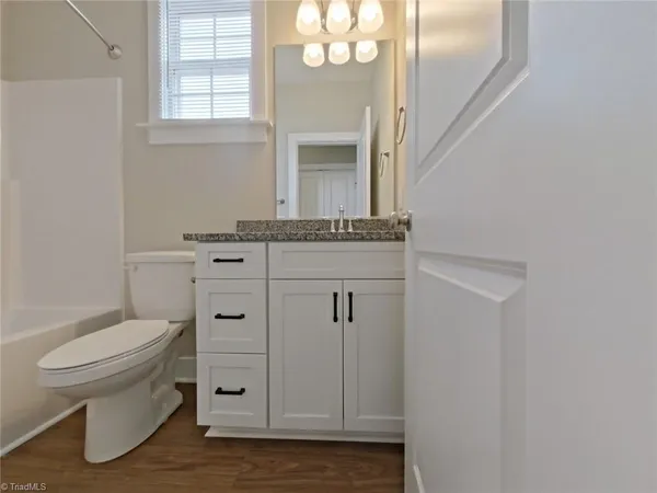 $1,595 | 38 East 4th Street, Lexington, NC 27292