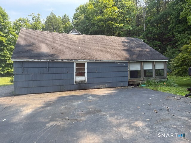 2269 Newfield Road Torrington, CT 06790 - Photo 34 of 36