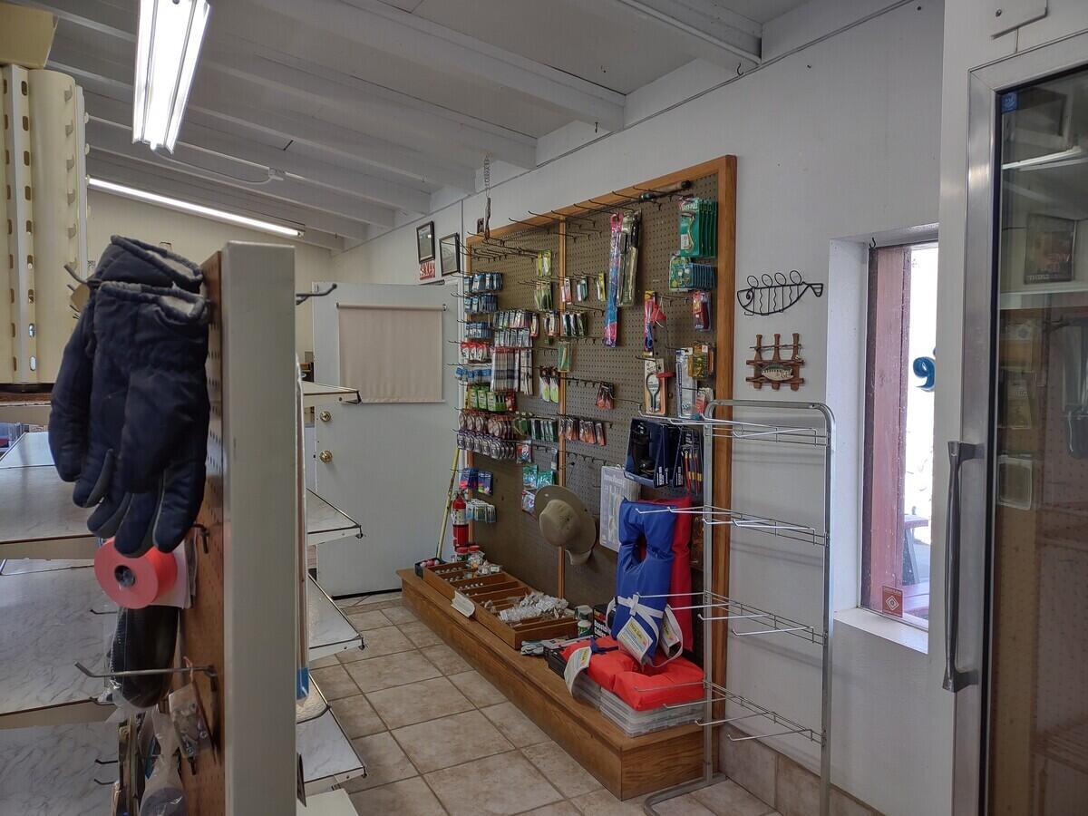 21785 Bend Ferry Road Red Bluff, CA 96080 - Photo 17 of 46 Tackle