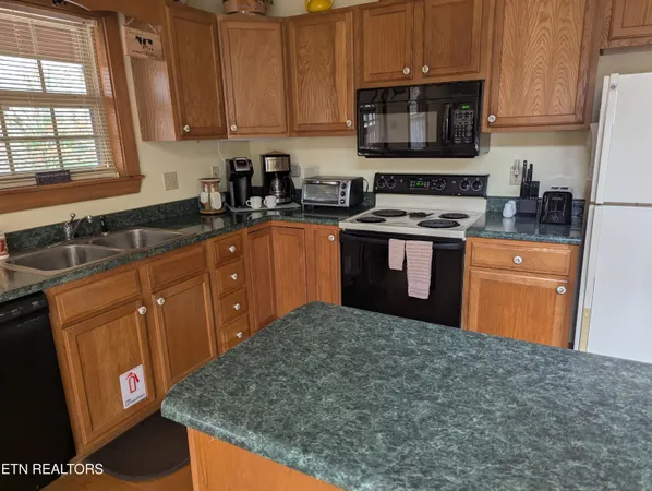 $399,000 | 114 Cutter Gap Road, Townsend, TN 37882