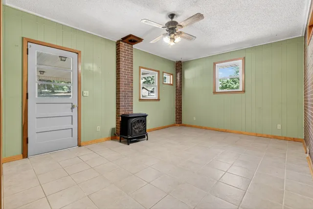 $225,000 | 185 Mockingbird Street, Erin, TN 37061