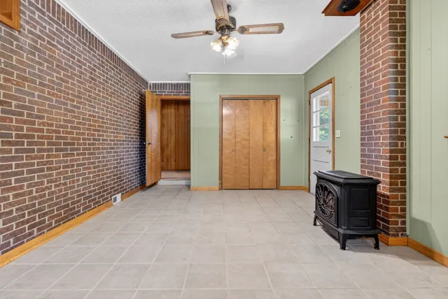 $225,000 | 185 Mockingbird Street, Erin, TN 37061