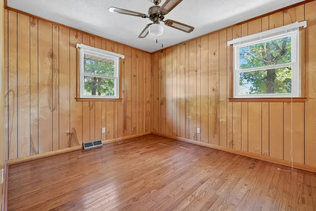 $225,000 | 185 Mockingbird Street, Erin, TN 37061