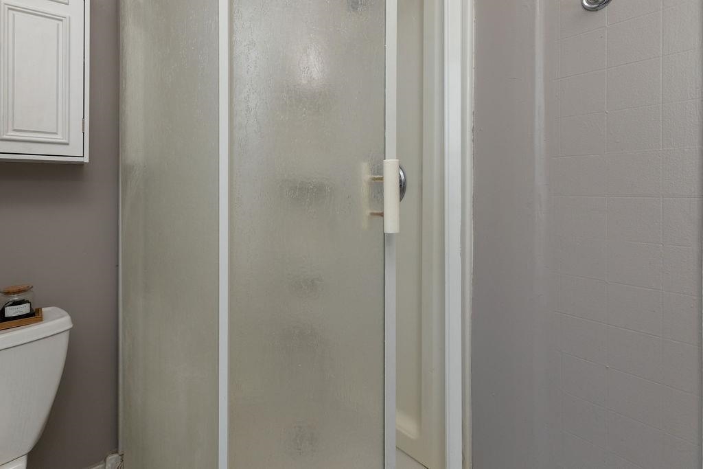 787 North Liberty Street Harrisonburg, VA 22802 - Photo 32 of 34 a bathroom with a toilet and a sink