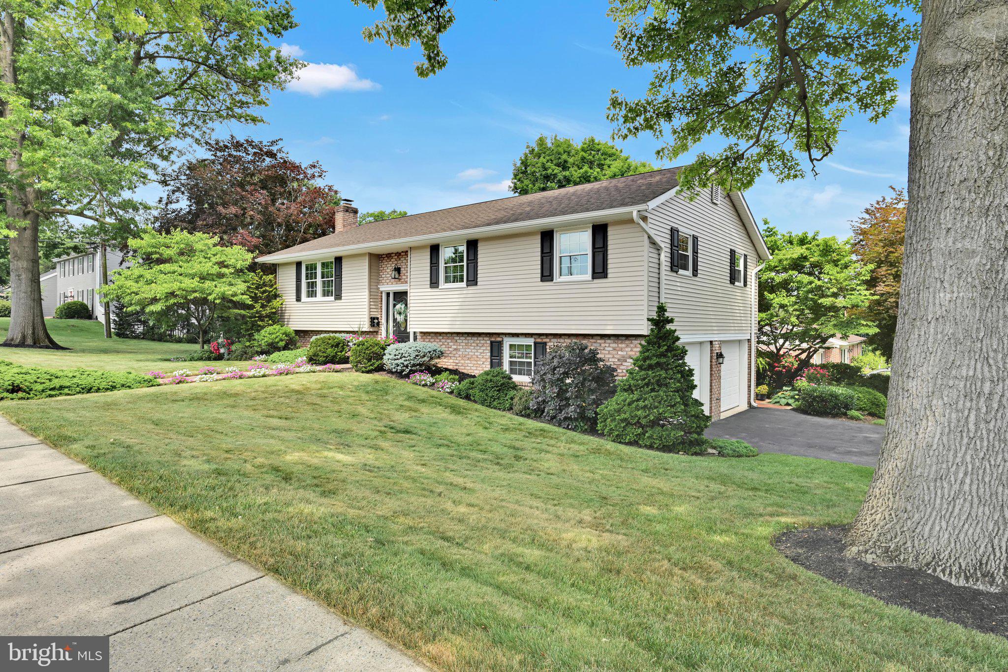 104 Julia Road Ephrata, PA 17522 - Photo 11 of 53 Exterior Front