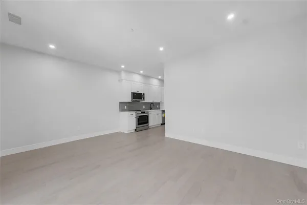 $2,255 | 10 Market Street, Unit E, Wappingers Falls, NY 12590