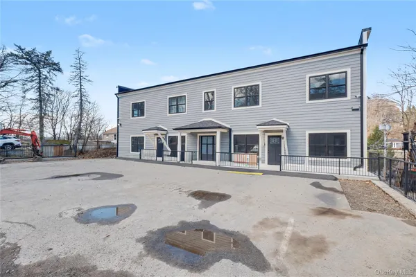 $2,255 | 10 Market Street, Unit E, Wappingers Falls, NY 12590