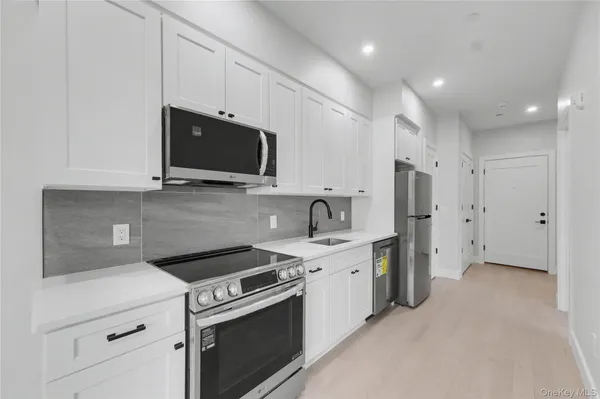 $2,255 | 10 Market Street, Unit E, Wappingers Falls, NY 12590