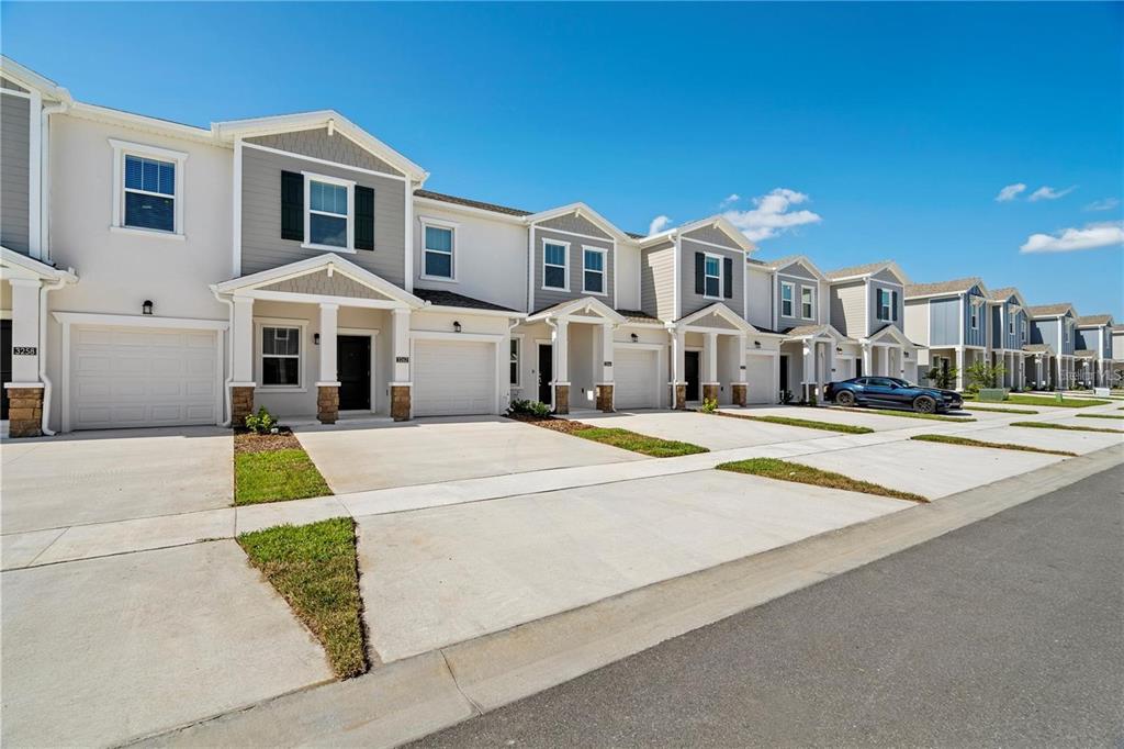 3262 Laurent Loop Davenport, FL 33837 - Photo 2 of 25