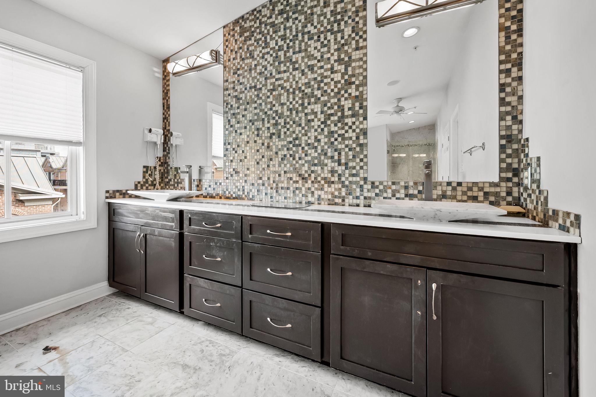 1234 Dockside Circle Baltimore, MD 21224 - Photo 16 of 43