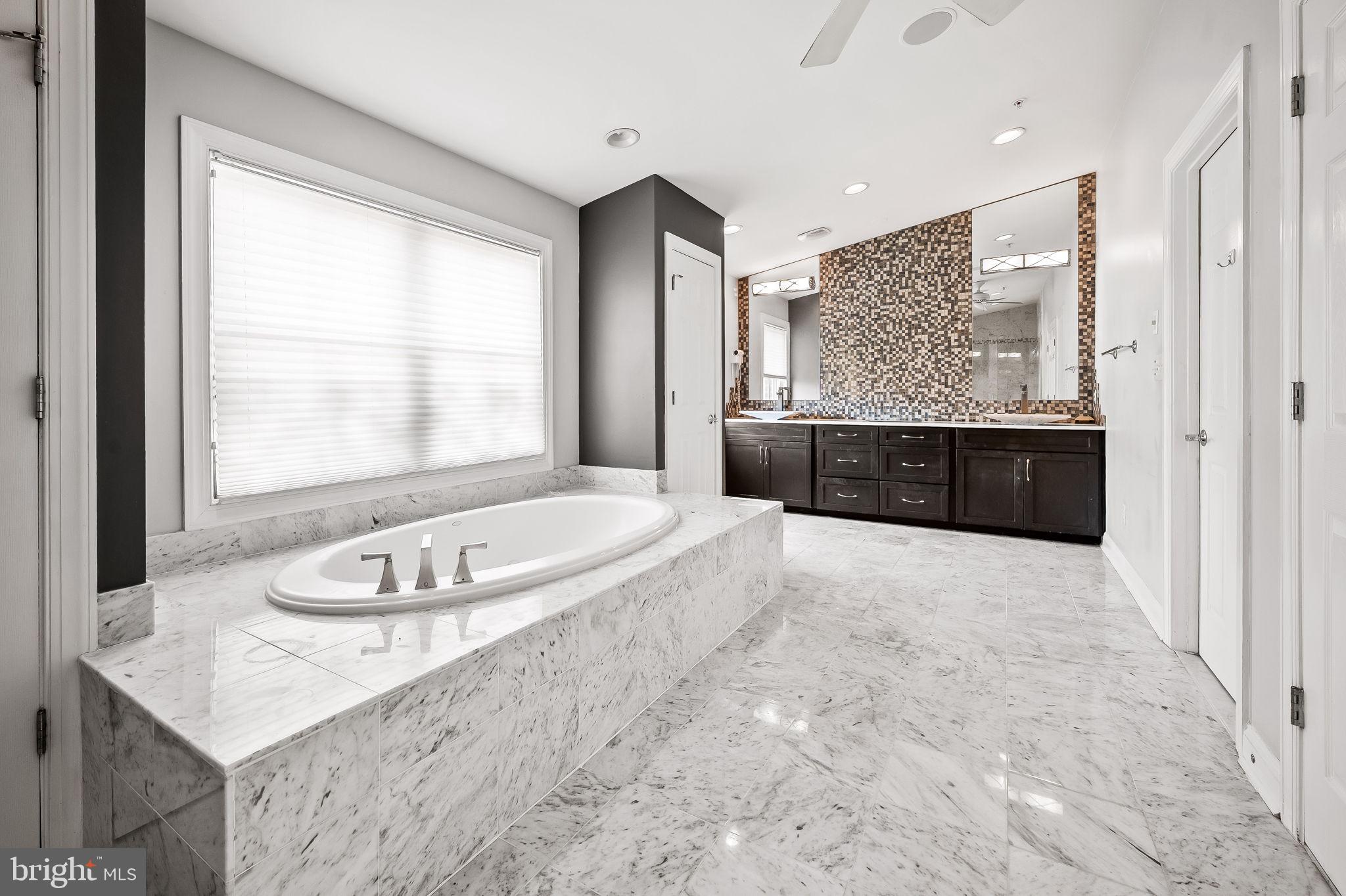 1234 Dockside Circle Baltimore, MD 21224 - Photo 18 of 43