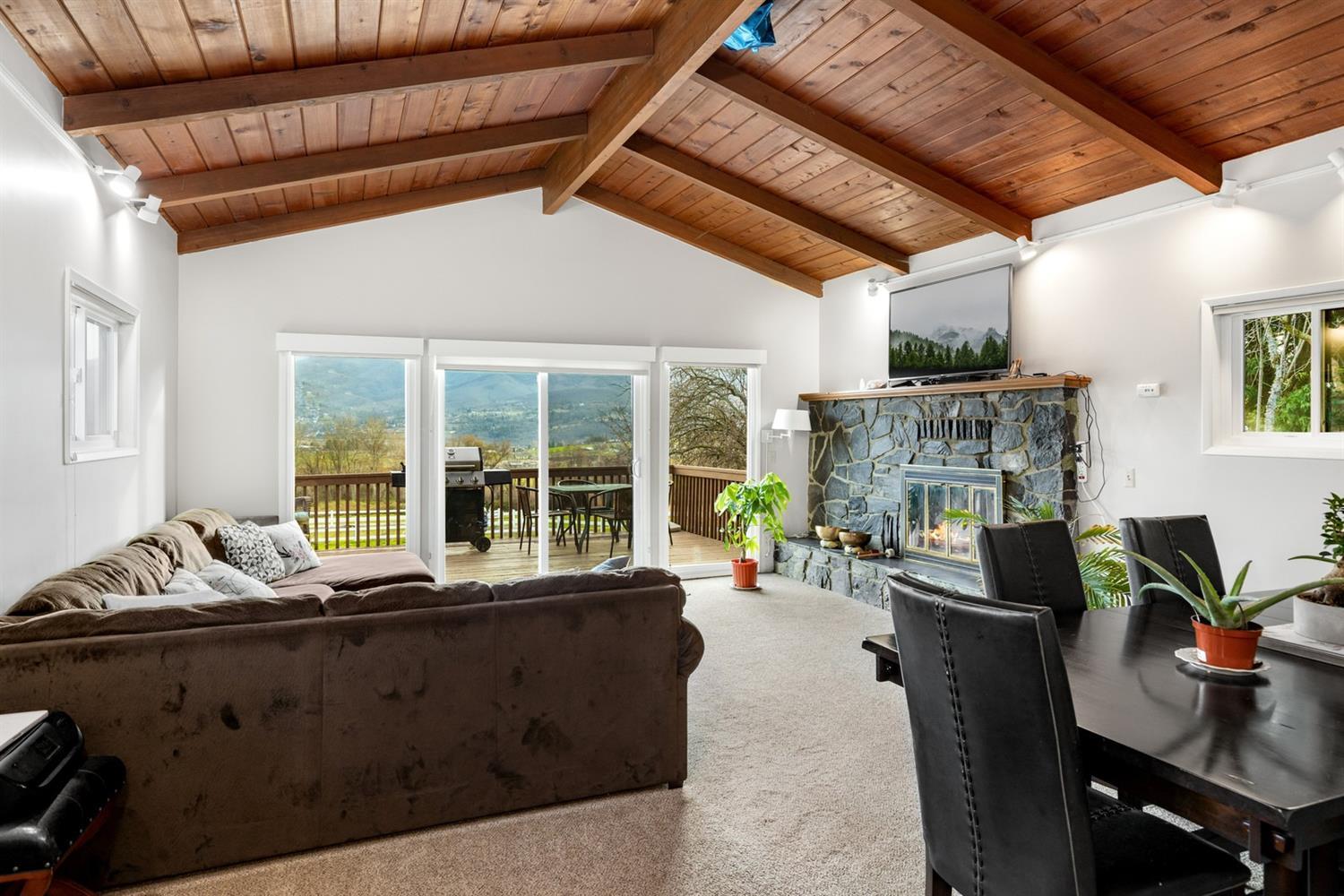 404 Wilson Road Ashland, OR 97520 - Photo 5 of 34 Additional Photo