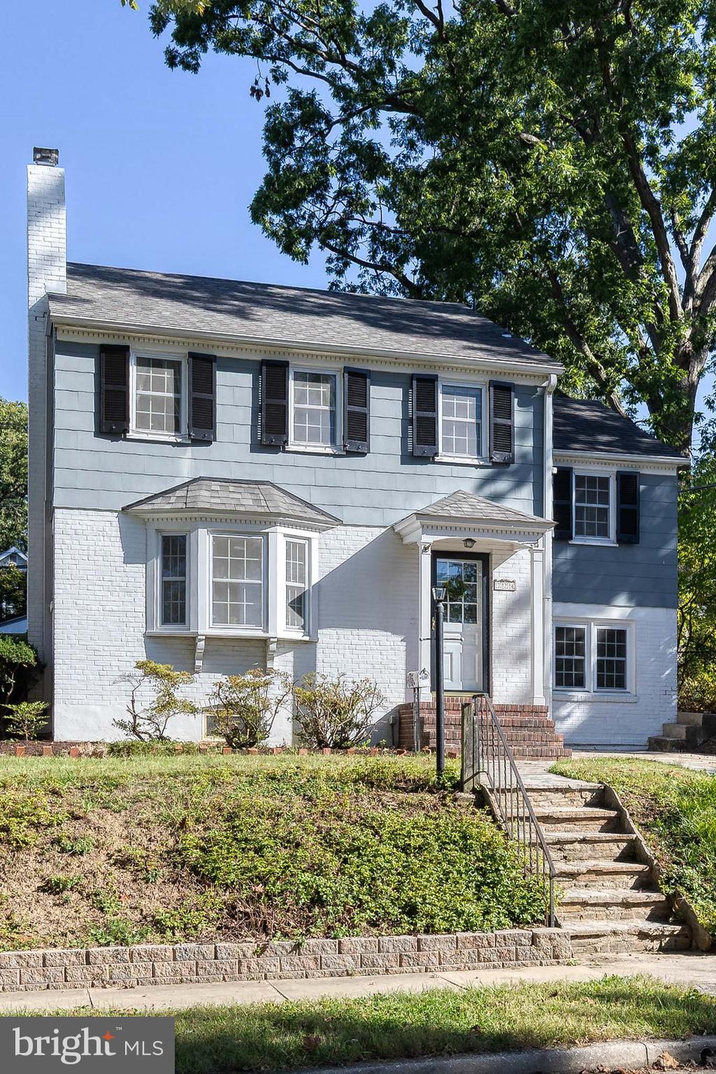 724 Murdock Road Baltimore, MD 21212 - Photo 42 of 42 a front view of a house with garden