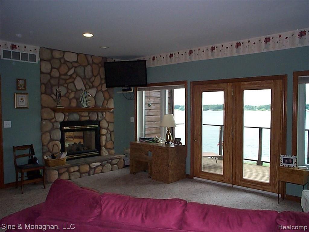 1451 River Road St. Clair, MI 48079 - Photo 54 of 70 54 MASTER 2 WAY FIREPLCE 1451 RIVER RD.JPG