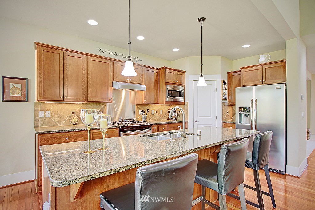 5126 Northeast 9th Place Renton, WA 98059 - Photo 6 of 20