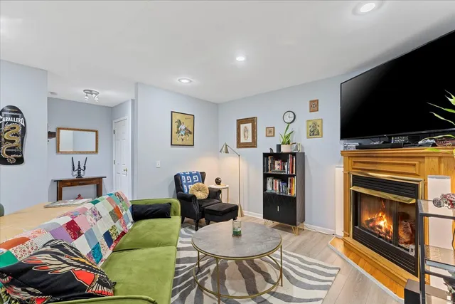 $274,900 | 1537 West Farwell Avenue, Unit 1N, Chicago, IL 60626