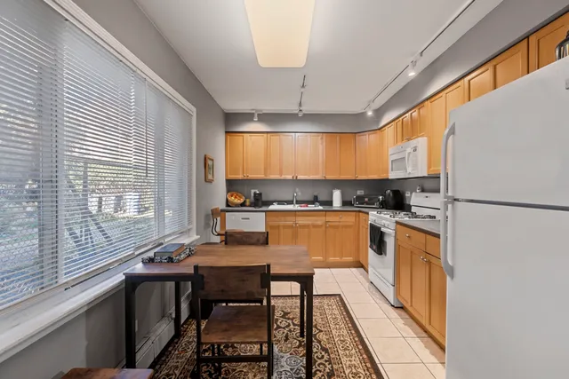 $274,900 | 1537 West Farwell Avenue, Unit 1N, Chicago, IL 60626