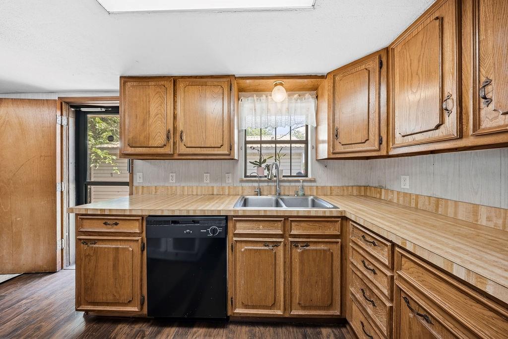 1403 Segundo Drive Irving, TX 75060 - Photo 6 of 23