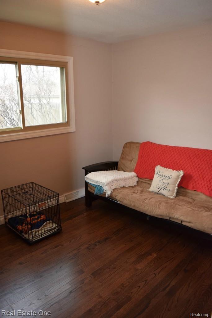 3902 Mark Orr Road Royal Oak, MI 48073 - Photo 20 of 47 3902 Mark Orr 023.jpg