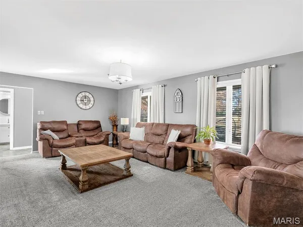 $335,000 | 705 South Mansion Street, Sullivan, MO 63080