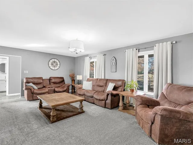 $340,000 | 705 South Mansion Street, Sullivan, MO 63080