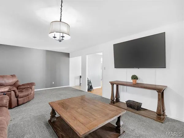 $335,000 | 705 South Mansion Street, Sullivan, MO 63080