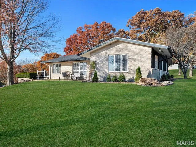 $340,000 | 705 South Mansion Street, Sullivan, MO 63080