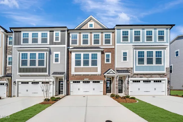 $512,000 | 10019 Secluded Gdn Drive, Unit 165, Apex, NC 27523
