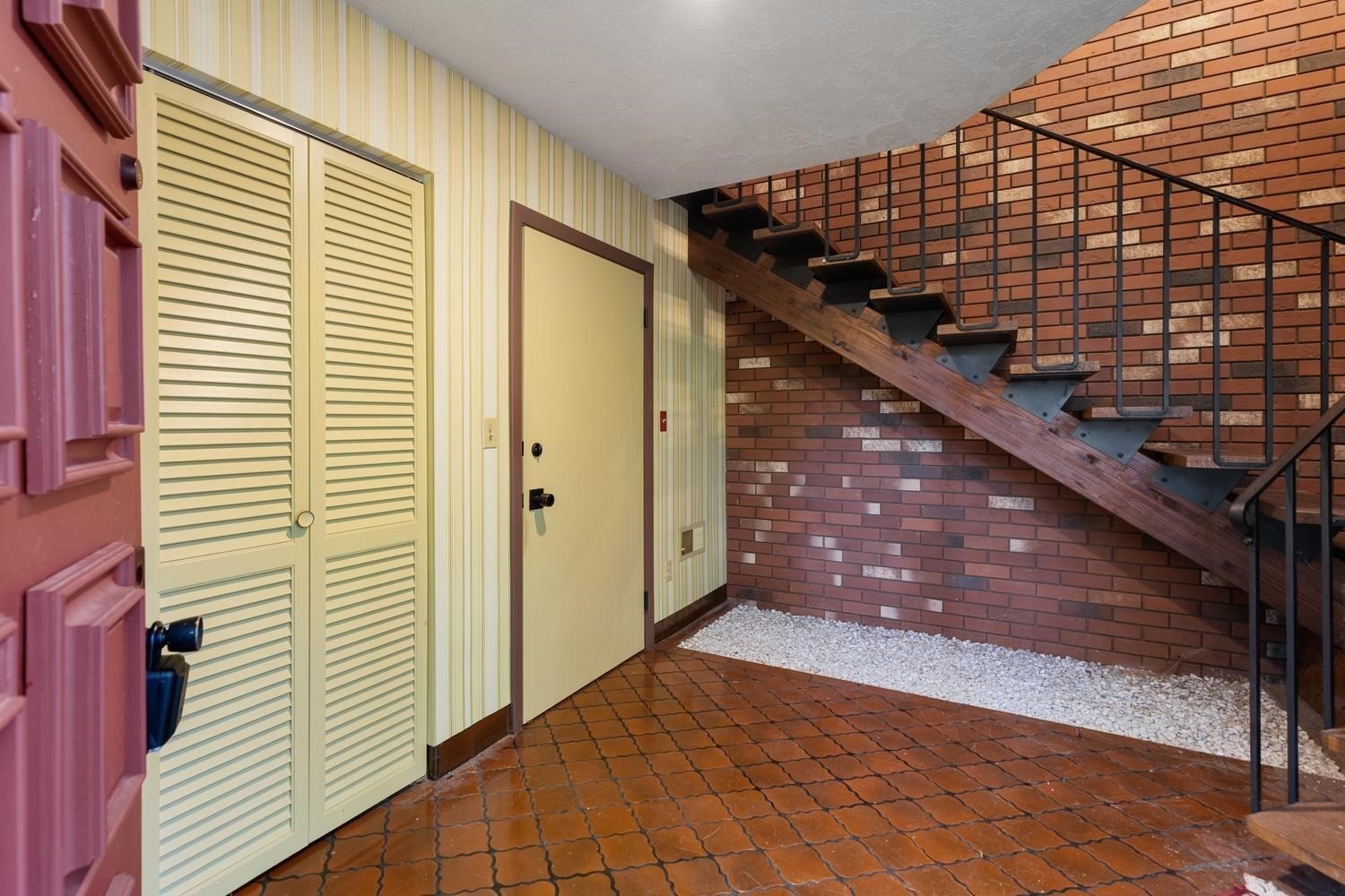 1748 Trapelo Road Waltham, MA 02451 - Photo 9 of 36 Gallery Image 9