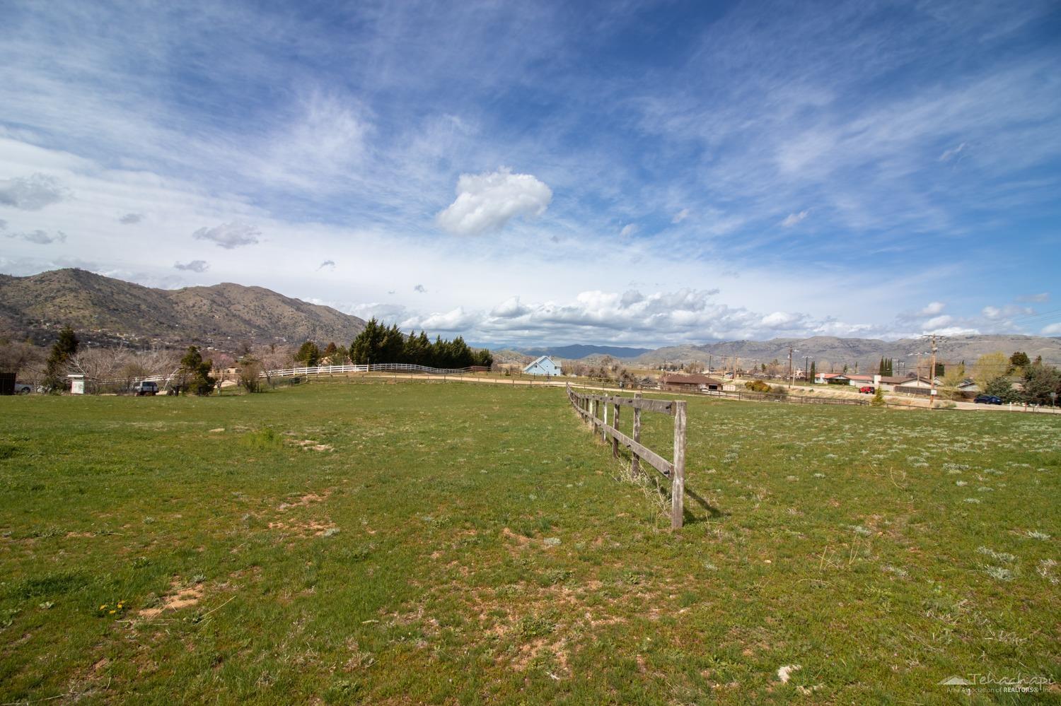 21317 Woodford-Tehachapi Road Tehachapi, CA 93561 - Photo 30 of 43 Gallery Image 30
