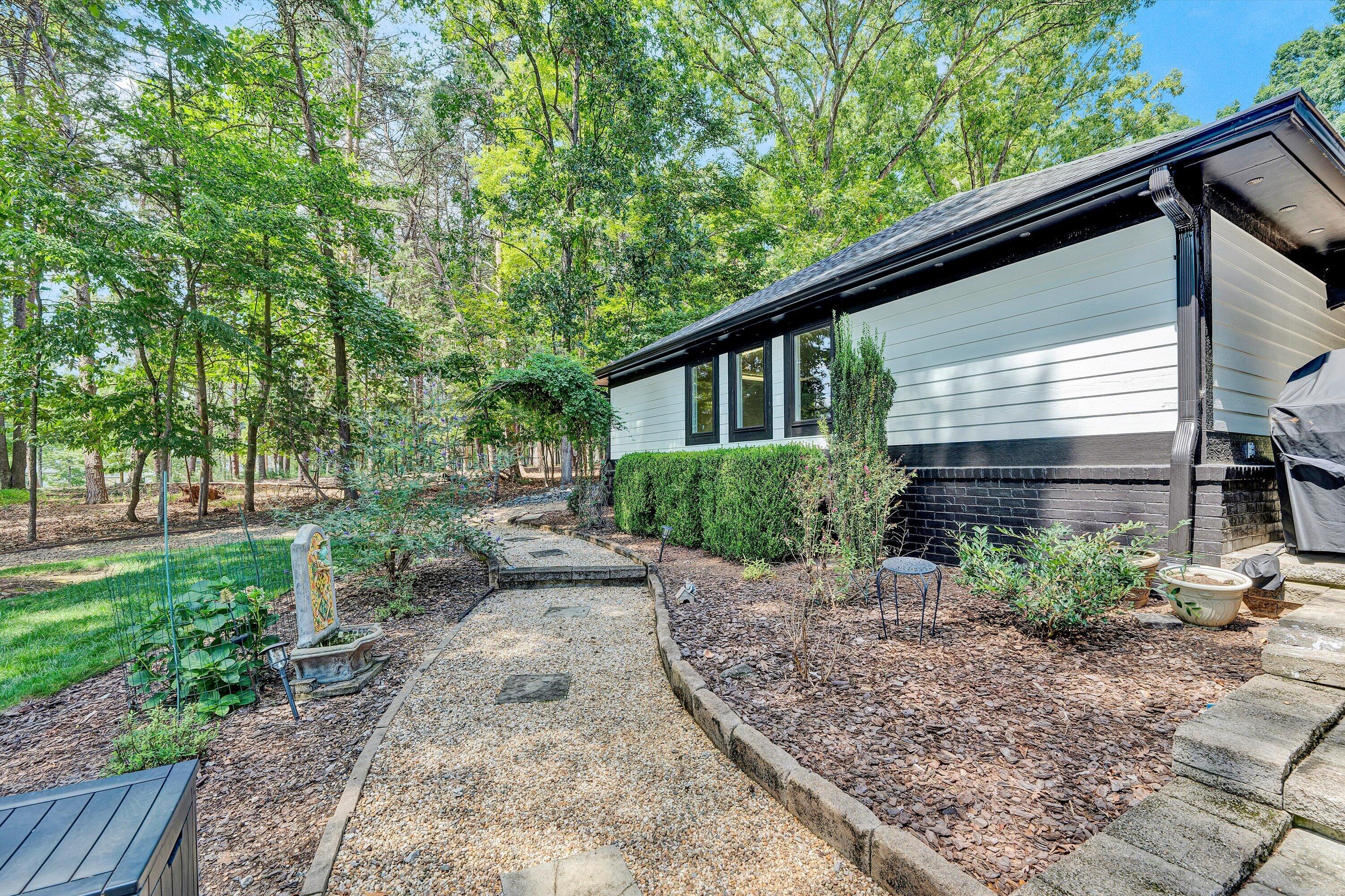 190 Tranquility Road Moneta, VA 24121 - Photo 58 of 95 57-DSC00390