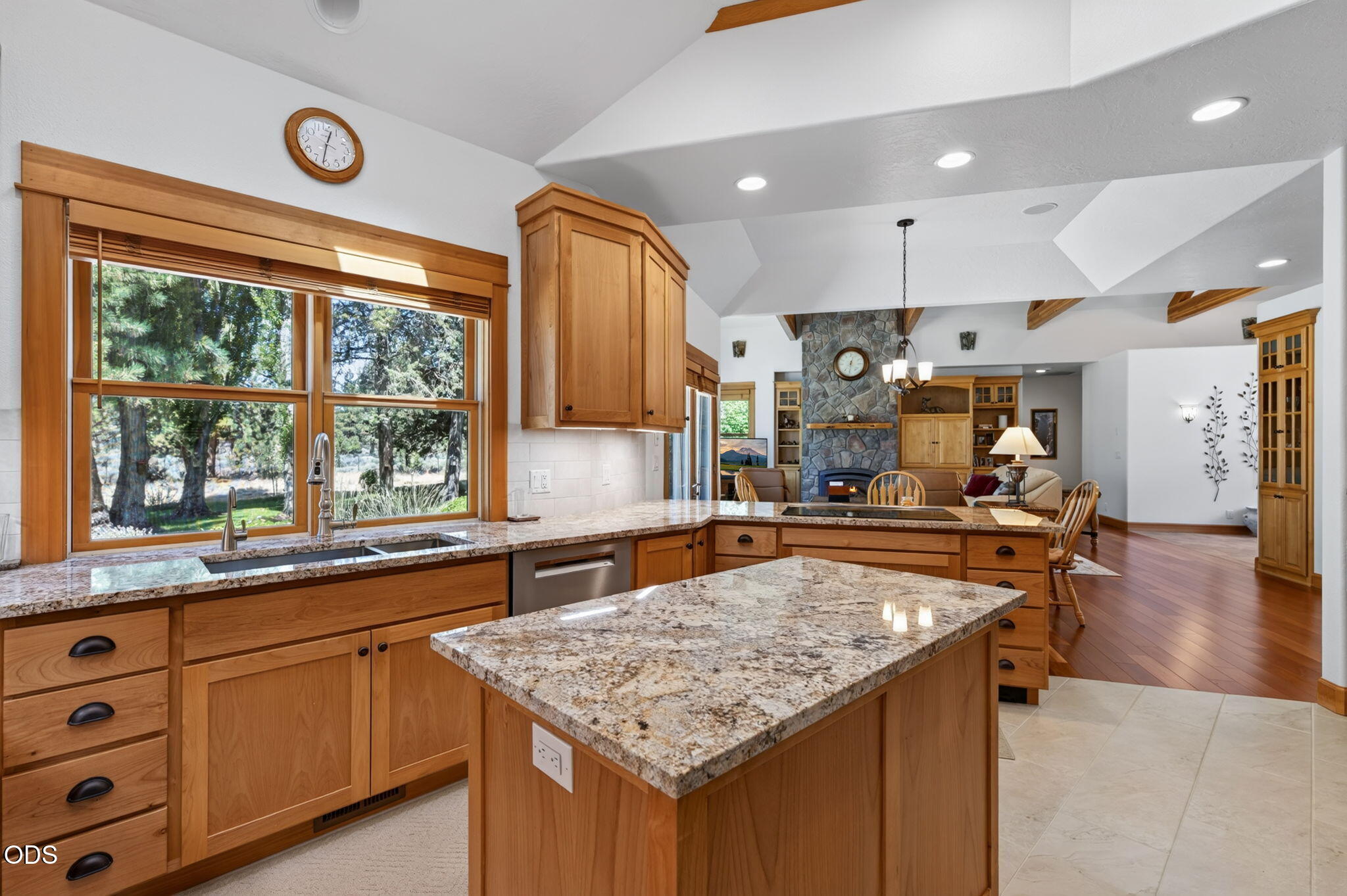 17690 Mountain View Road Sisters, OR 97759 - Photo 18 of 83 Gallery Image 18