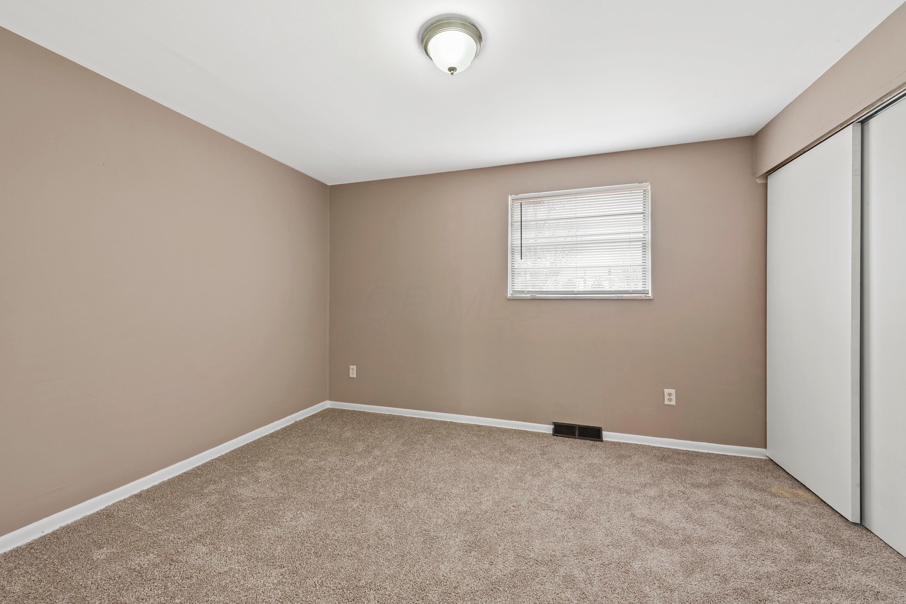 390 Barnett Road Columbus, OH 43213 - Photo 13 of 23