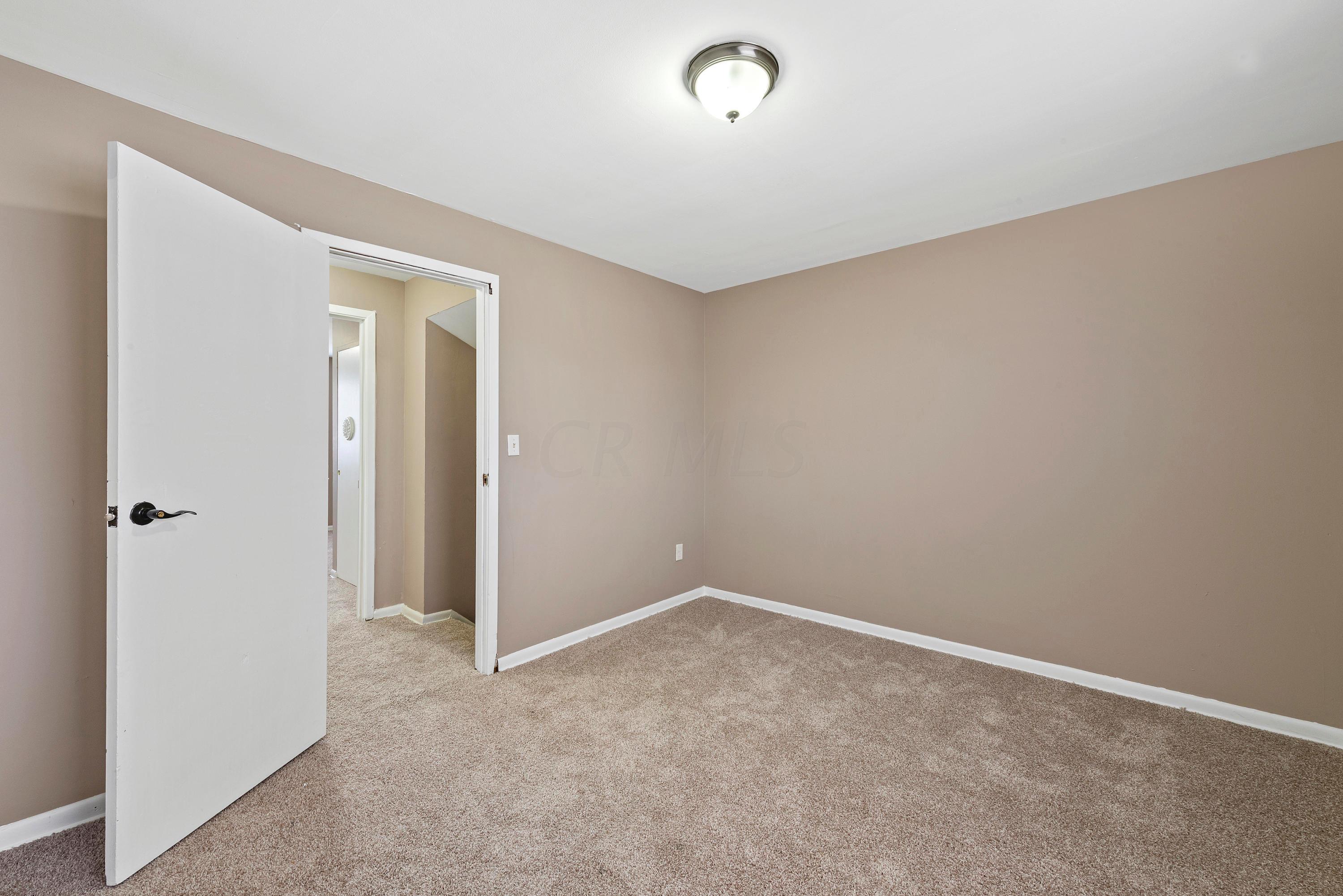 390 Barnett Road Columbus, OH 43213 - Photo 15 of 23