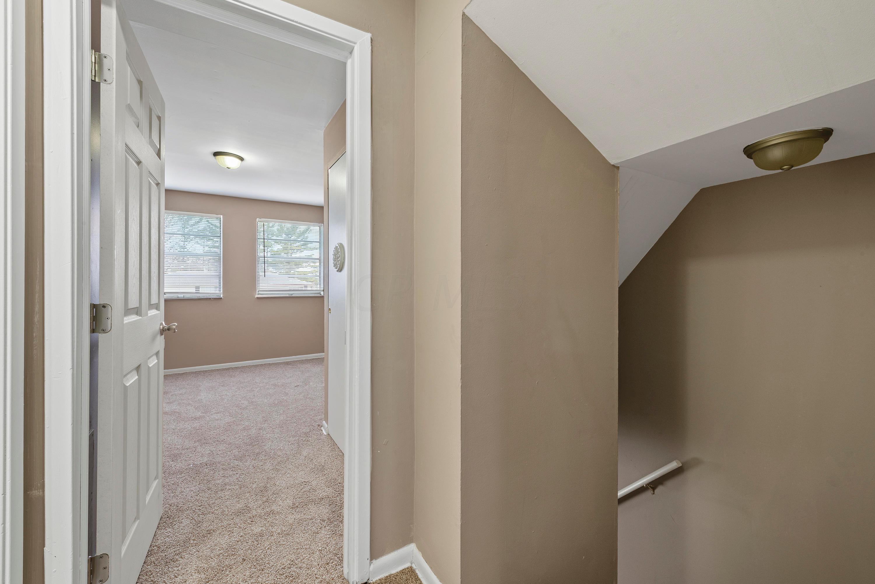 390 Barnett Road Columbus, OH 43213 - Photo 16 of 23