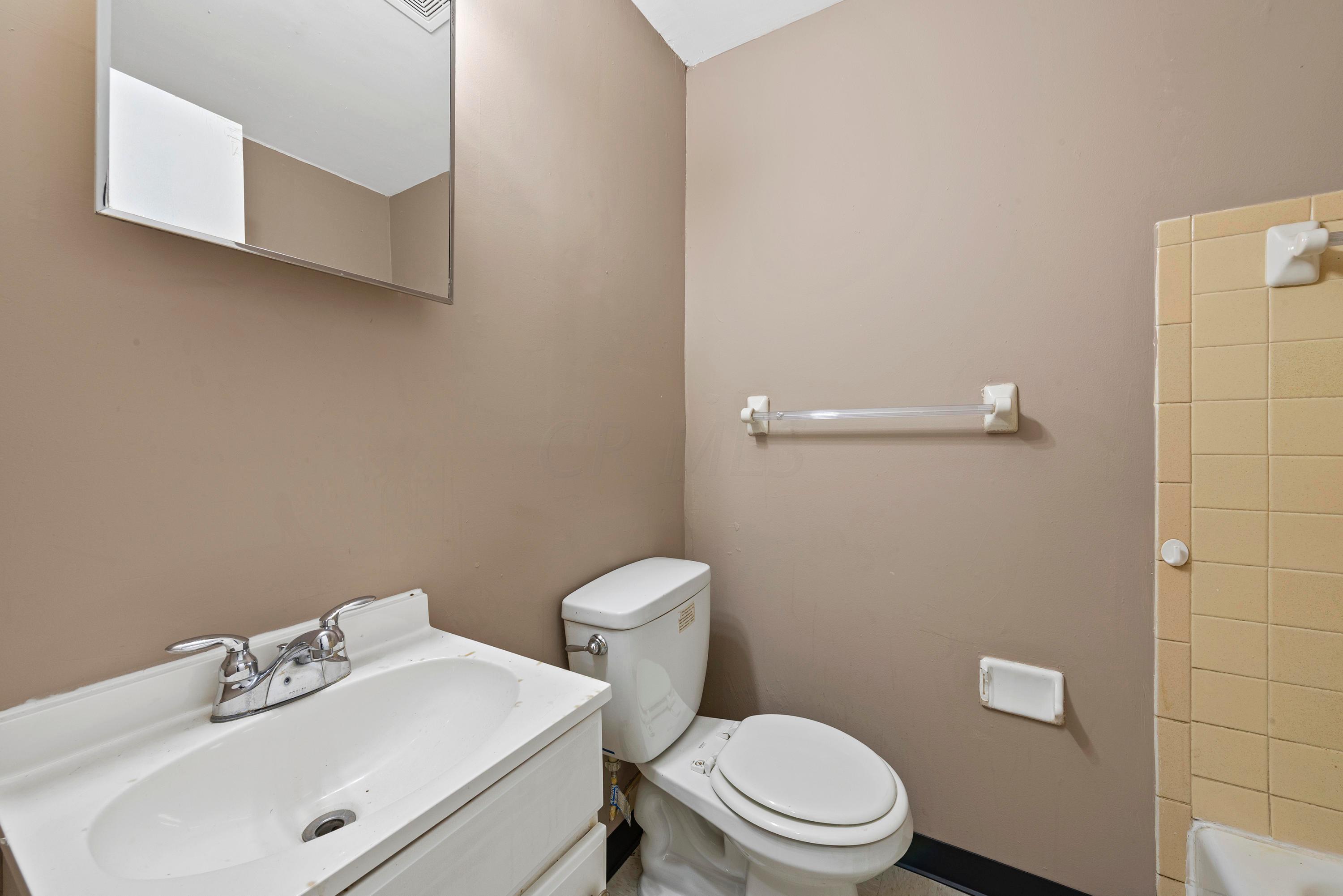 390 Barnett Road Columbus, OH 43213 - Photo 17 of 23
