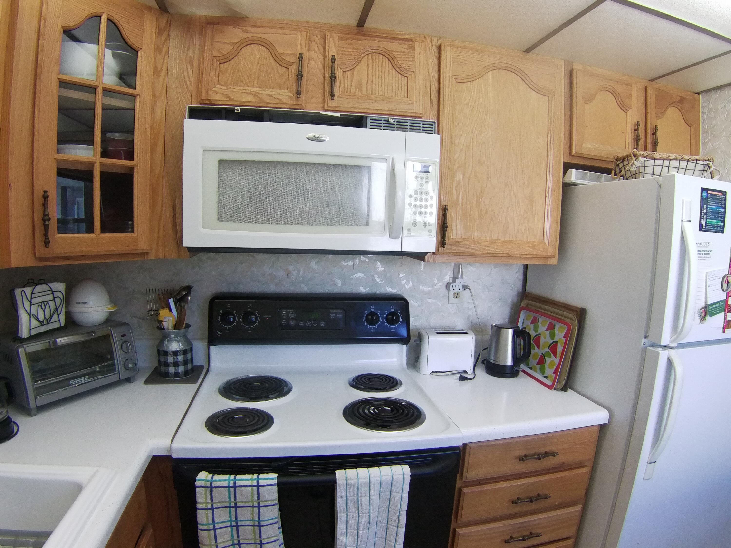 571 Capri L Delray Beach, FL 33484 - Photo 11 of 27 SING0004