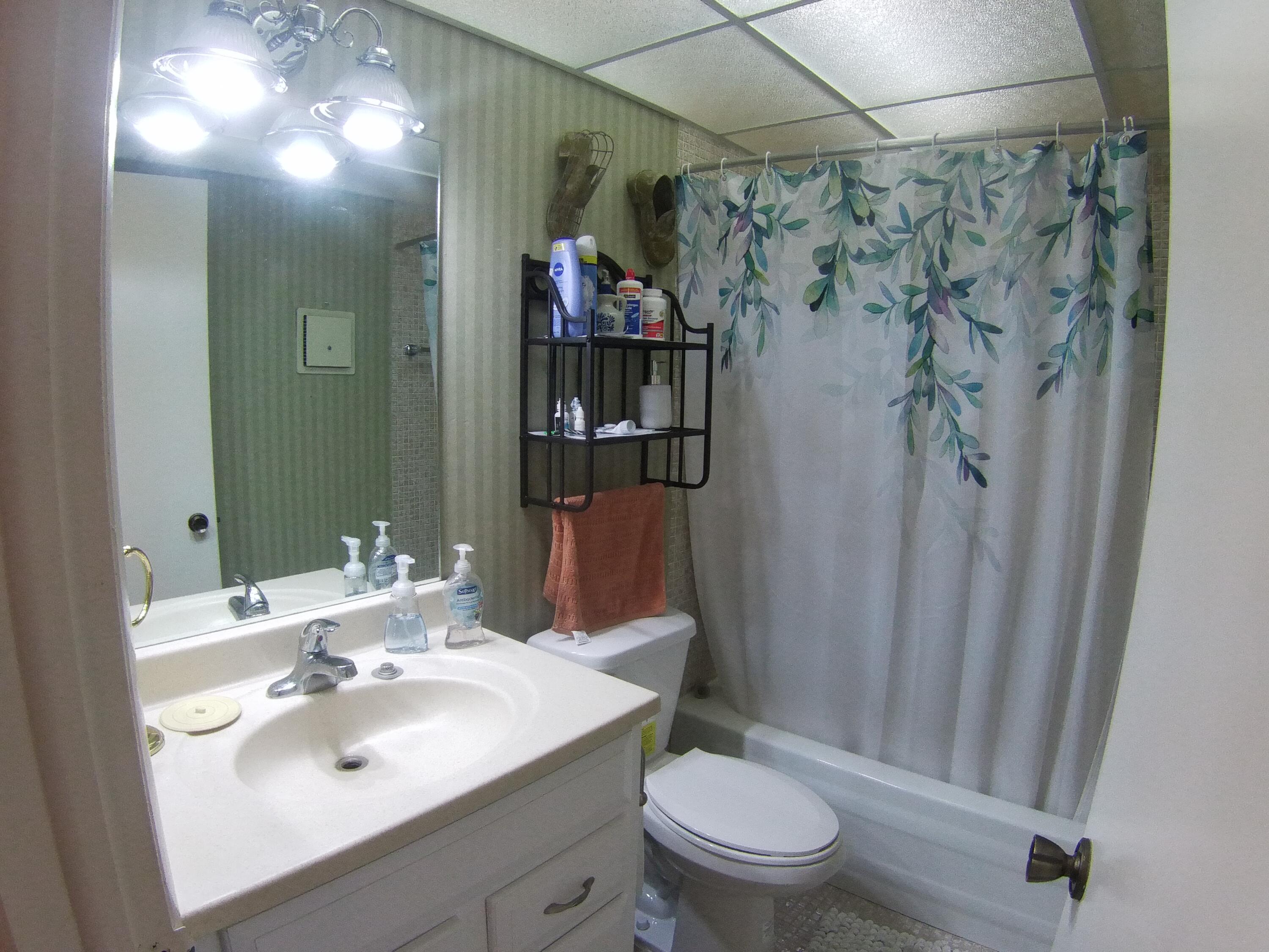 571 Capri L Delray Beach, FL 33484 - Photo 13 of 27 SING0010