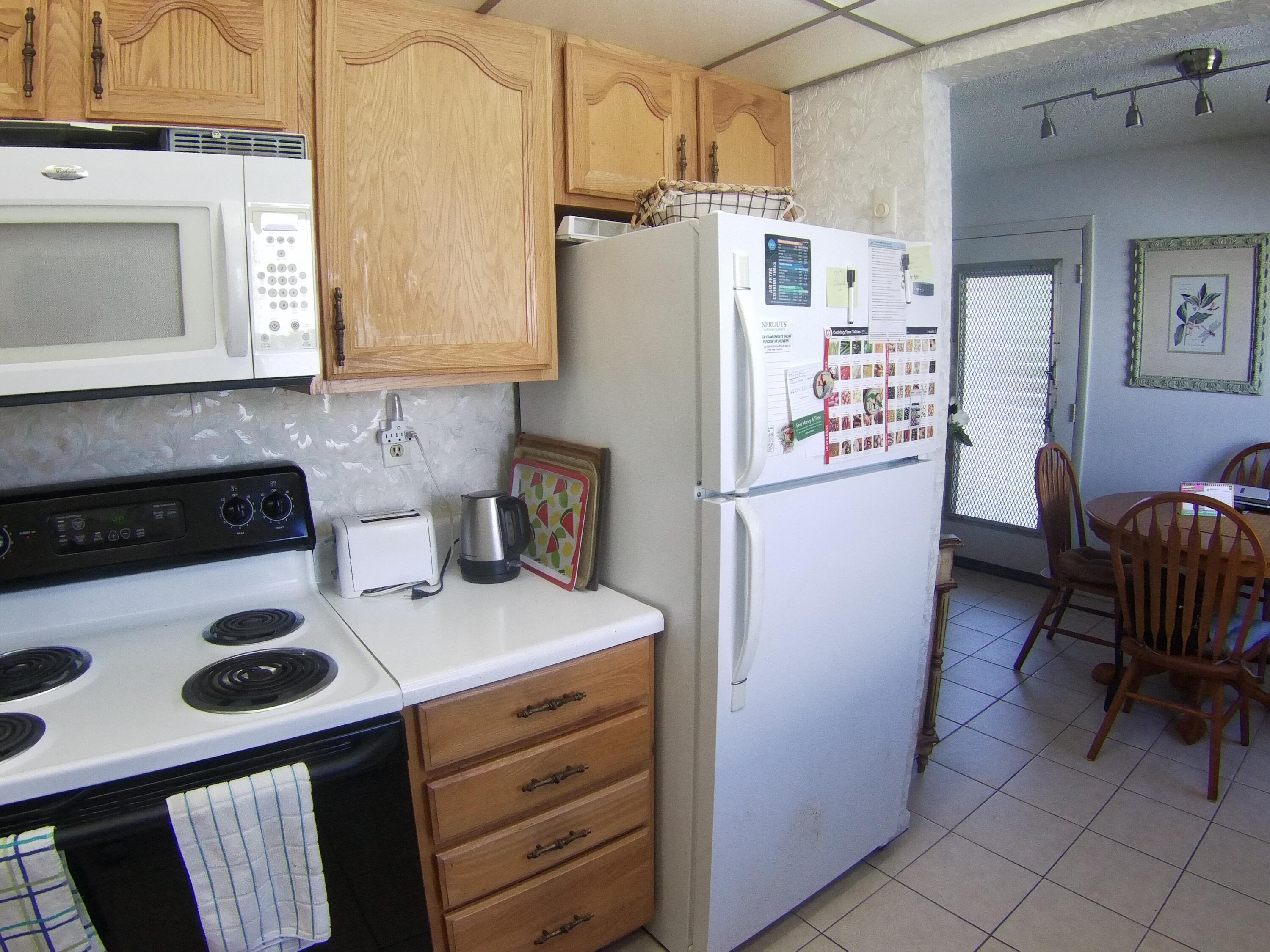 571 Capri L Delray Beach, FL 33484 - Photo 7 of 27 SING0005