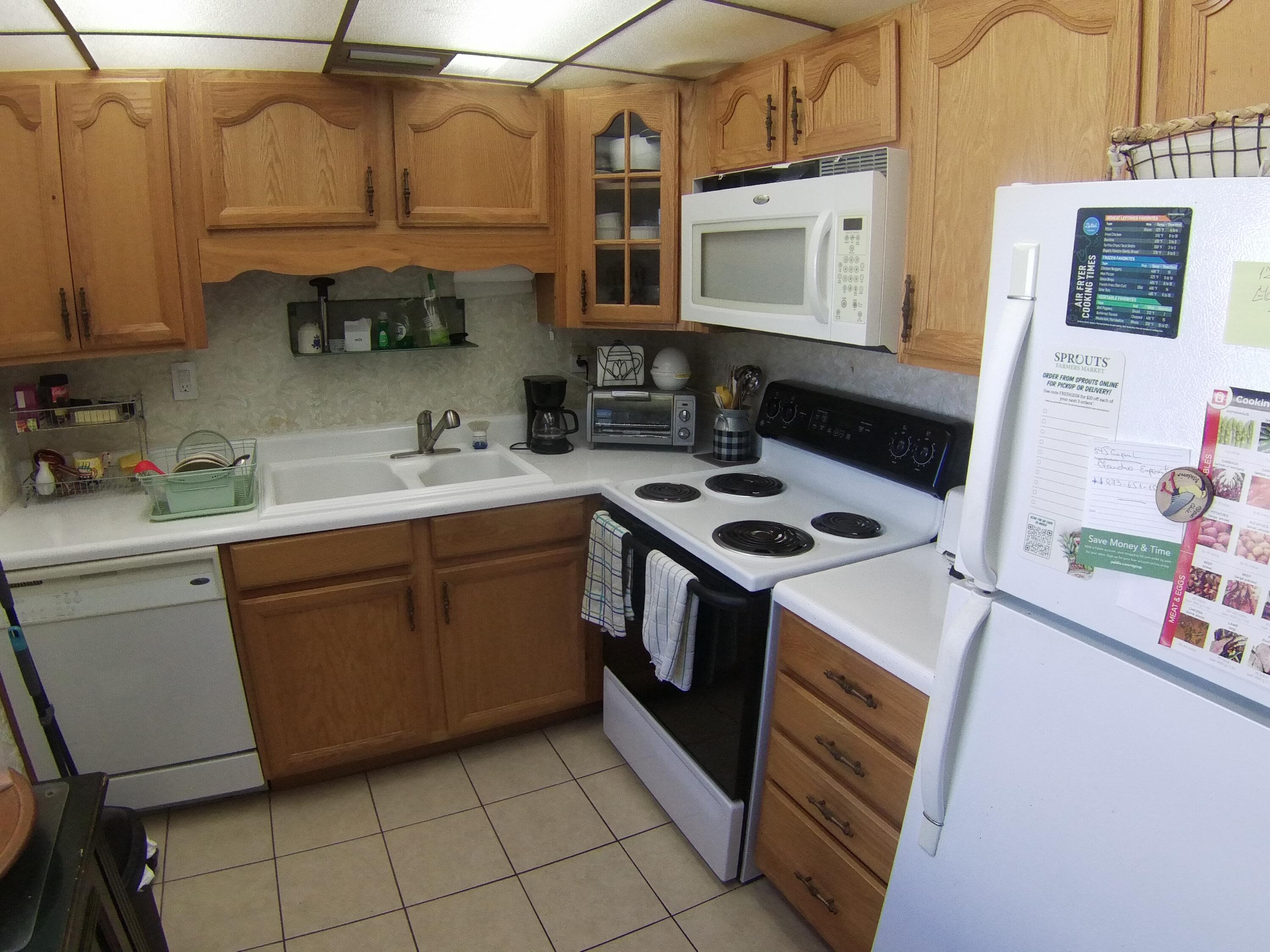 571 Capri L Delray Beach, FL 33484 - Photo 9 of 27 SING0002