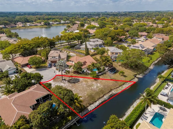 $389,990 | 5939 Northwest 52nd Street, Coral Springs, FL 33067