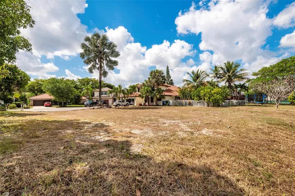 $389,990 | 5939 Northwest 52nd Street, Coral Springs, FL 33067