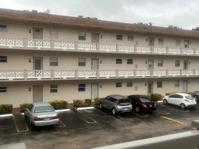 $1,550 | 5181 West Oakland Park Boulevard, Unit 110, Lauderdale Lakes, FL 33313