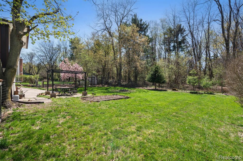 3286 Spring Meadow Drive Rochester, MI 48306 - Photo 48 of 55