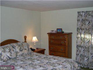 2820 Chase Road Philadelphia, PA 19152 - Photo 4 of 6 Gallery Image 4